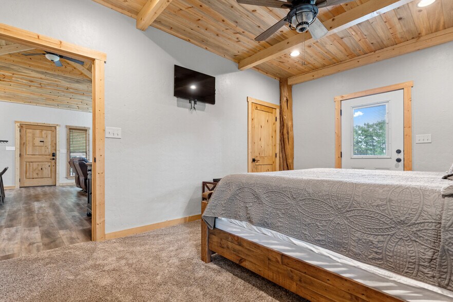 More Photos Of 7415 N State Line Rd, Karnack Trailer Camper Park For Sale