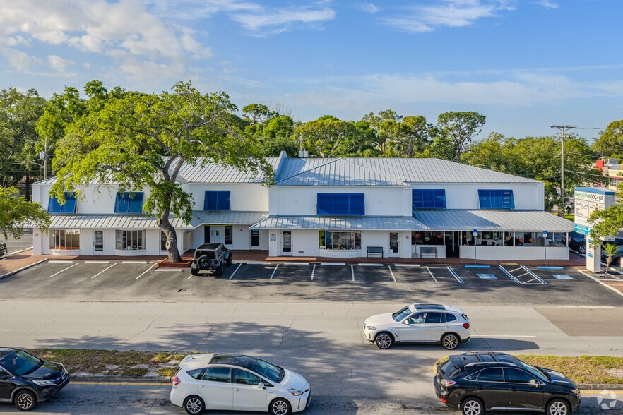 More Photos Of 4318-4332 W El Prado Blvd, Tampa Storefront Retail Office For Lease