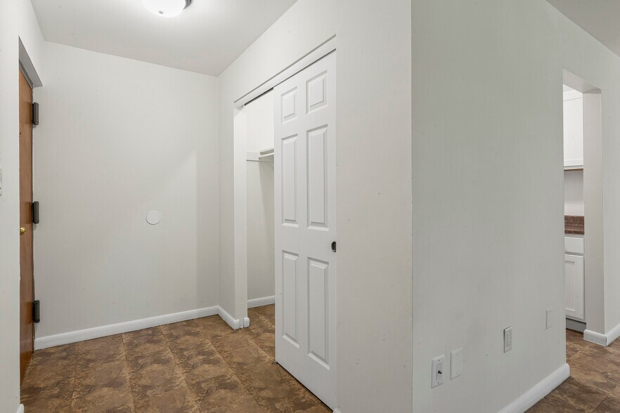 More Photos Of 7500 Prince Cole Ct, Manassas Apartments For Sale