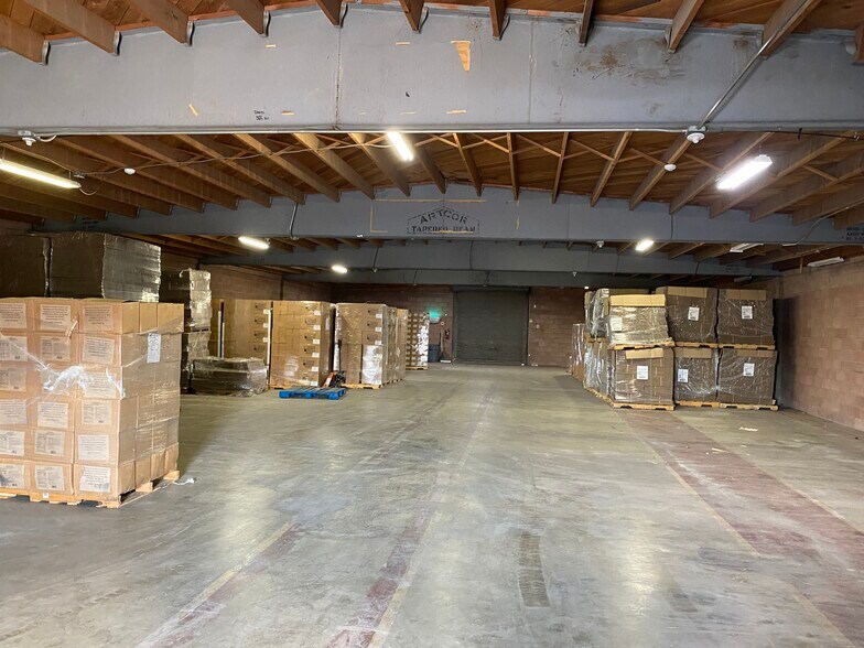 More Photos Of 44820 Yucca Ave, Lancaster Warehouse For Sale