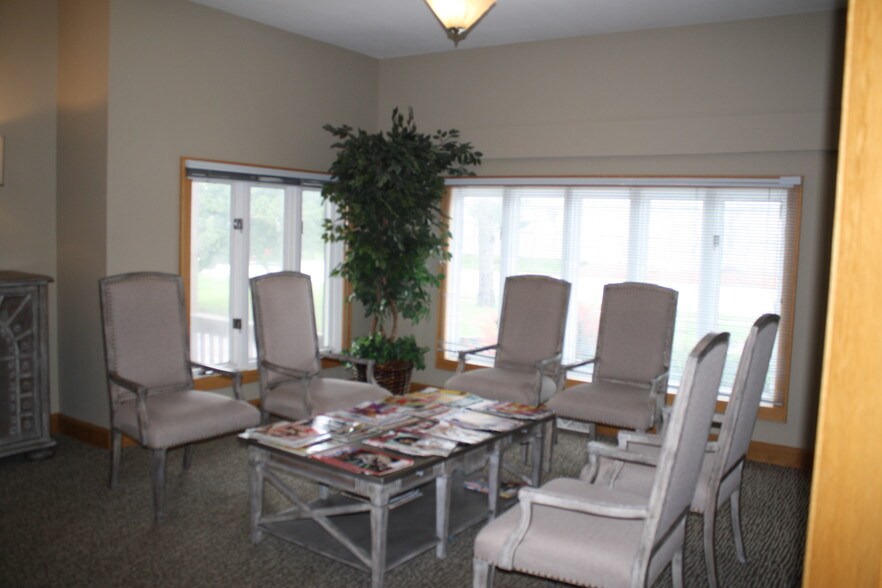 More Photos Of 6110 N Port Washington Rd, Milwaukee Office For Lease