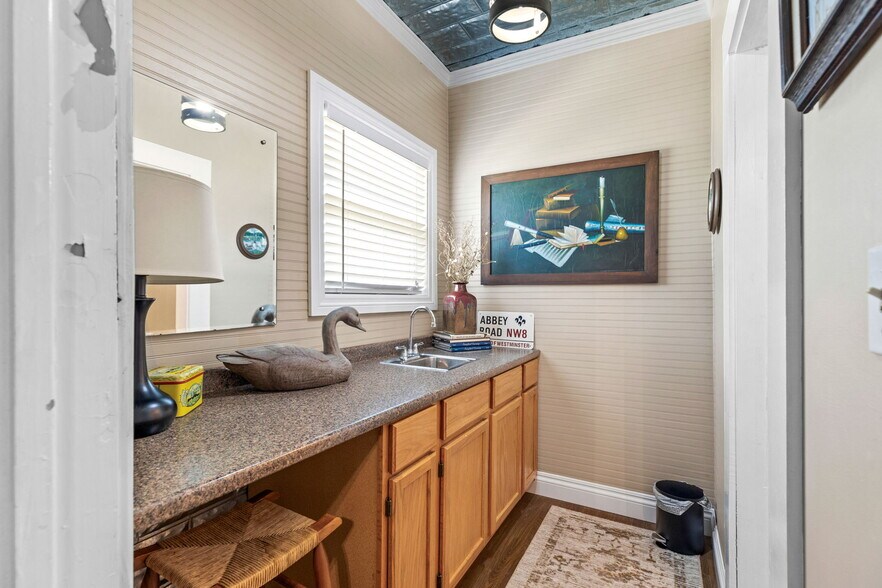 More Photos Of 2 FM 289, Comfort Specialty For Sale