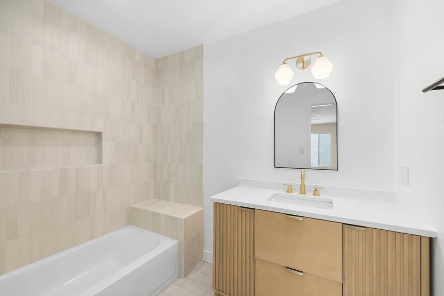 More Photos Of 3020 E 3rd St, Long Beach Apartments For Sale