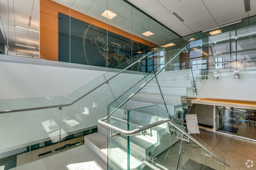 More Photos Of 1425 Discovery Pky, Wauwatosa Office For Sale