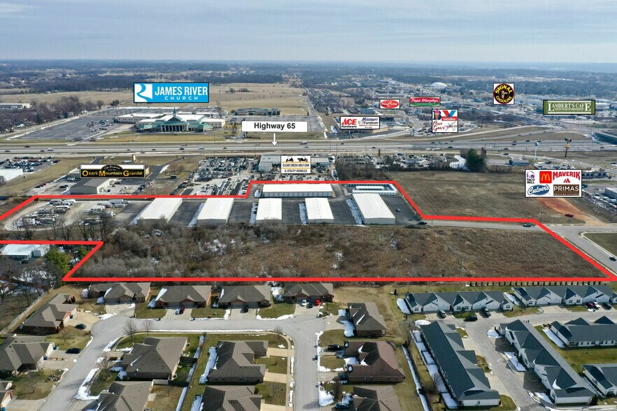 More Photos Of 5560 N 22nd St, Ozark Self Storage For Sale