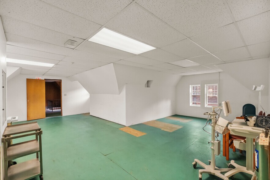 More Photos Of 461-467 Mount Prospect Ave, Newark Medical For Sale