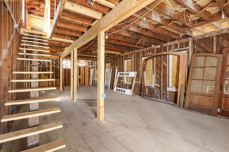 More Photos Of 423 W 42nd St, Savannah General Retail For Sale