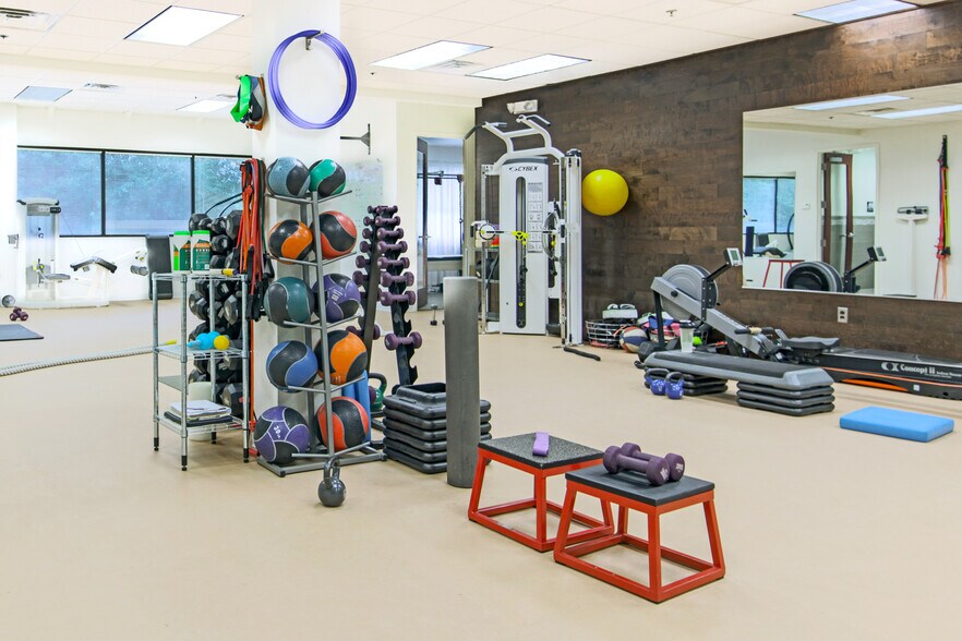 More Photos Of 354 Eisenhower Pky, Livingston Office For Lease