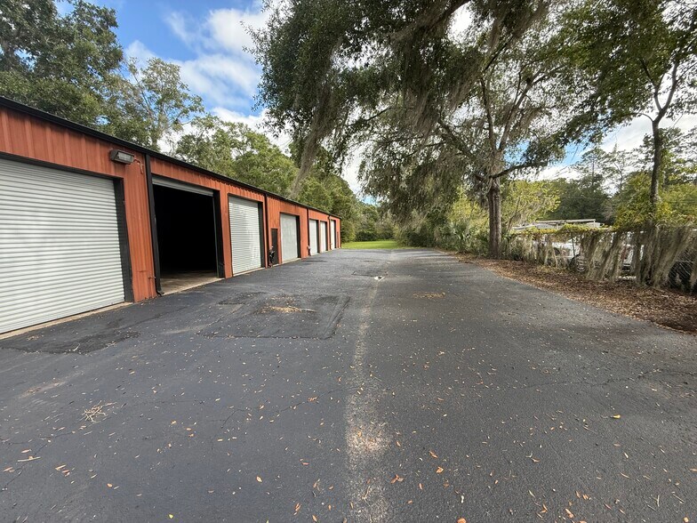 More Photos Of 4141 NW 6th St, Gainesville Warehouse For Lease