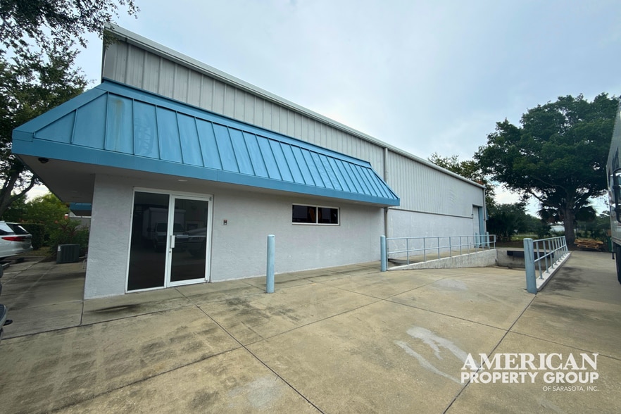 Primary Photo Of 7117 24th Ct E, Sarasota Warehouse For Lease