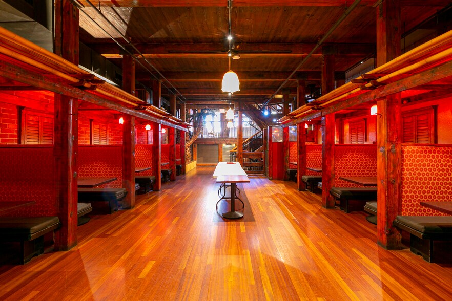 More Photos Of 1001-1015 Front St, Sacramento Restaurant For Sale