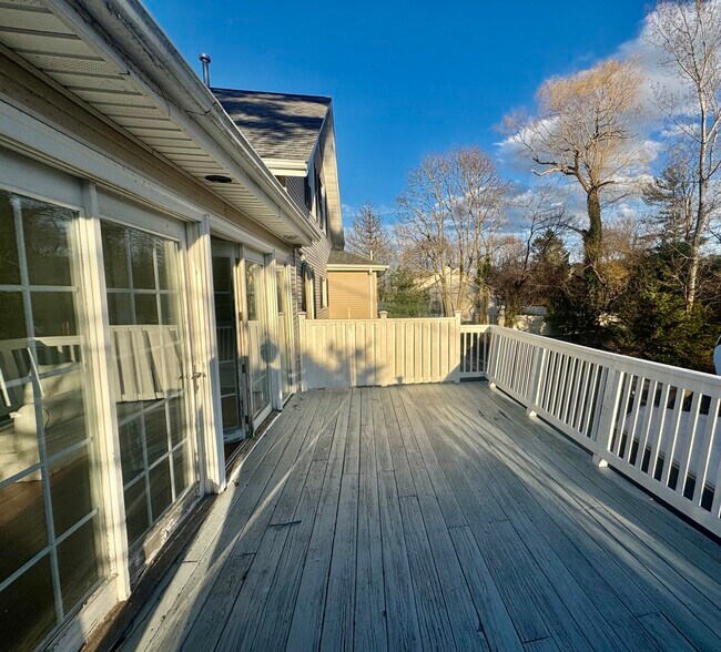 More Photos Of 110 Main St, Kingston Office For Sale