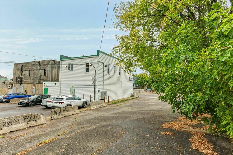 More Photos Of 259 W University Ave W, Saint Paul Storefront Retail Office For Sale