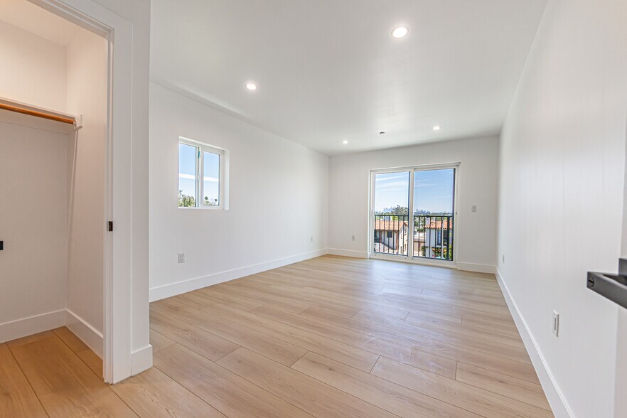 More Photos Of 1557 S Ogden Dr, Los Angeles Apartments For Sale