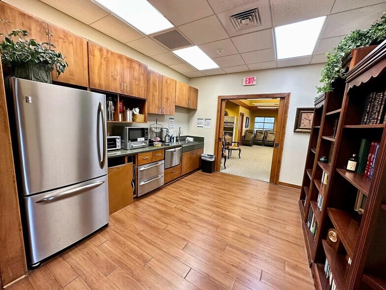 More Photos Of 3 Care Cir, Amarillo Medical For Sale