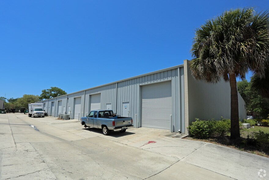 More Photos Of 1743 Independence Blvd, Sarasota Light Distribution For Lease