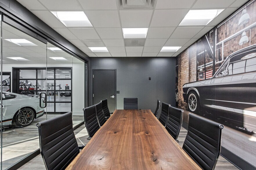 More Photos Of 3455 Centerpoint Dr, Grove City Warehouse For Lease