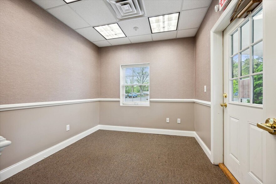 More Photos Of 55 Stirling Rd, Watchung Office For Lease