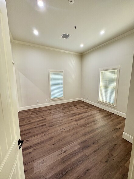 More Photos Of 1129 Lake Oconee Pky, Eatonton Office For Lease