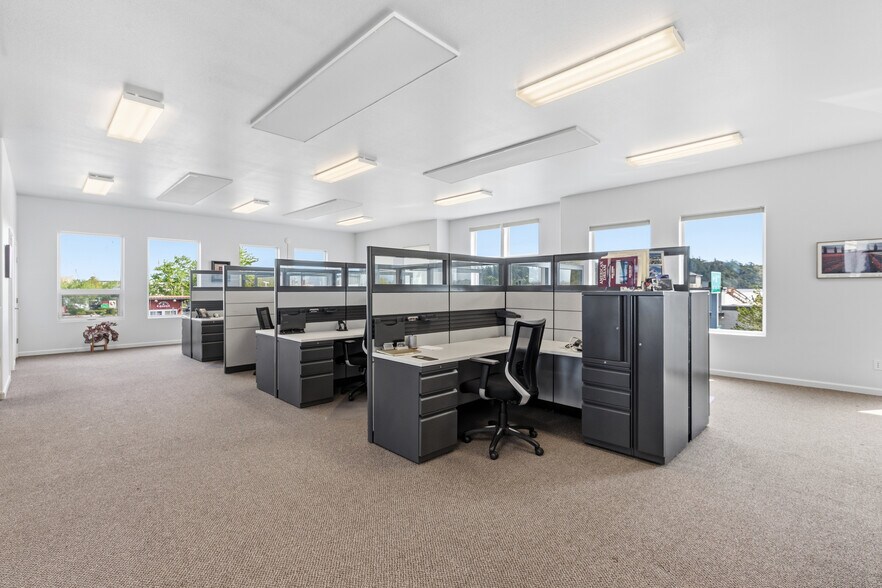 More Photos Of 1202 Commercial Ave, Anacortes Office For Sale