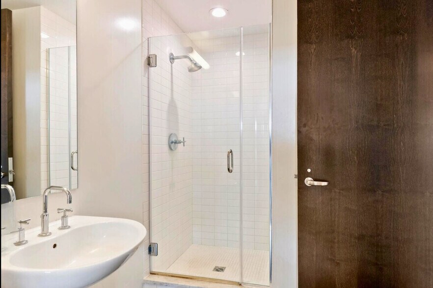 More Photos Of 1042 Princeton Dr, Marina del Rey Loft Creative Space For Sale