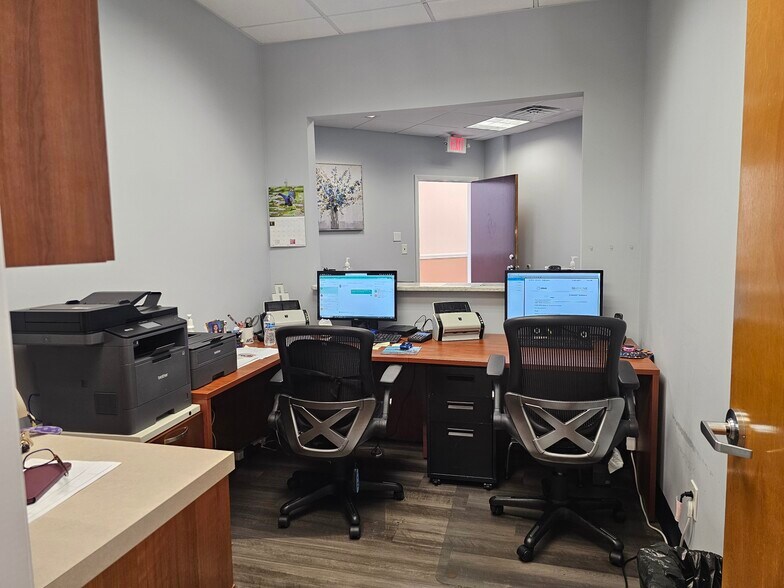 More Photos Of 500 Montauk Hwy, West Islip Medical For Lease