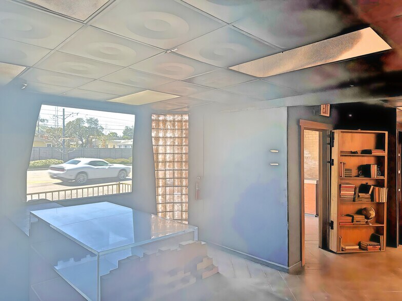 More Photos Of 5277 W Jefferson Blvd, Los Angeles General Retail For Sale