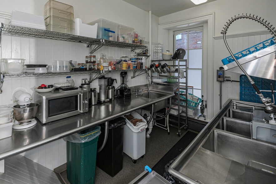 More Photos Of 2 Bridge St, Milford Restaurant For Sale