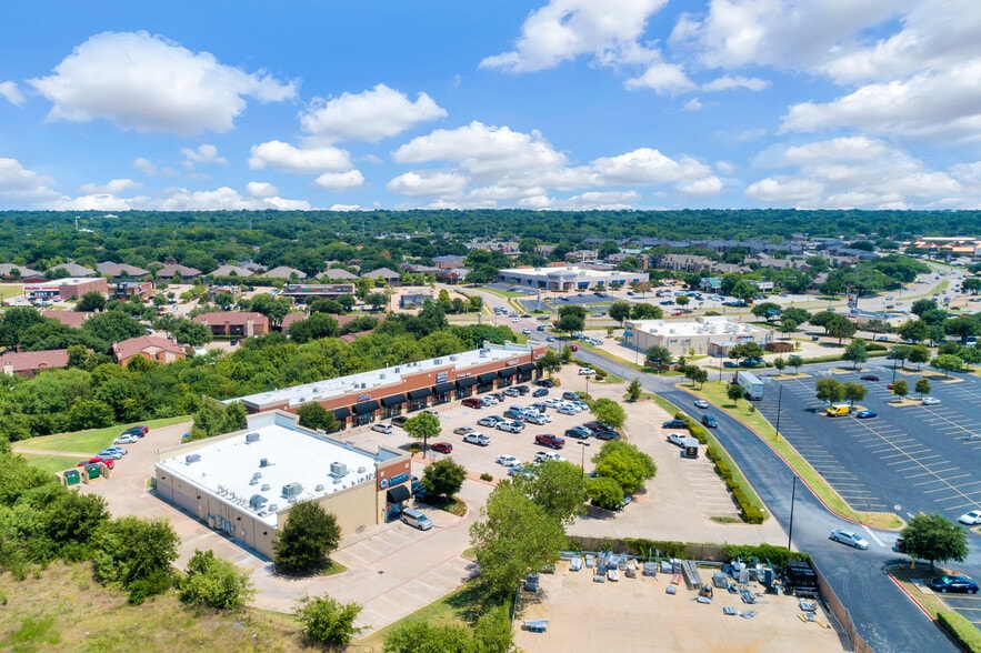 More Photos Of 5850 S Hulen St, Fort Worth Unknown For Lease