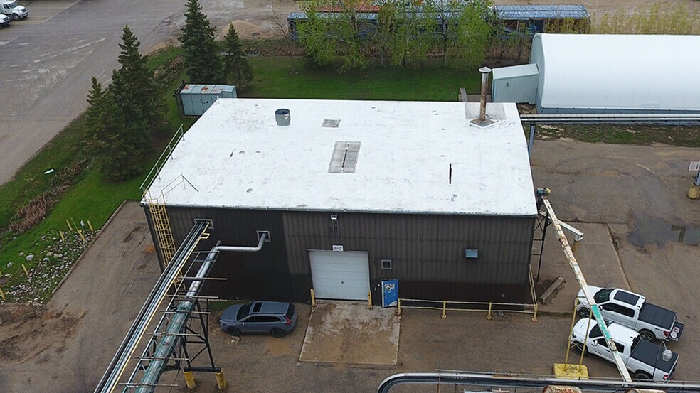 More Photos Of 770 Pandora Av E, Winnipeg Manufacturing For Lease