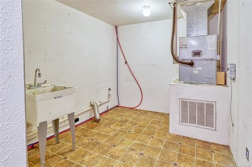 More Photos Of 37-45 E Foley St, Eufaula Storefront For Sale