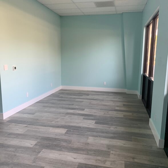 More Photos Of 17001 Alico Commerce Ct, Fort Myers Warehouse For Lease