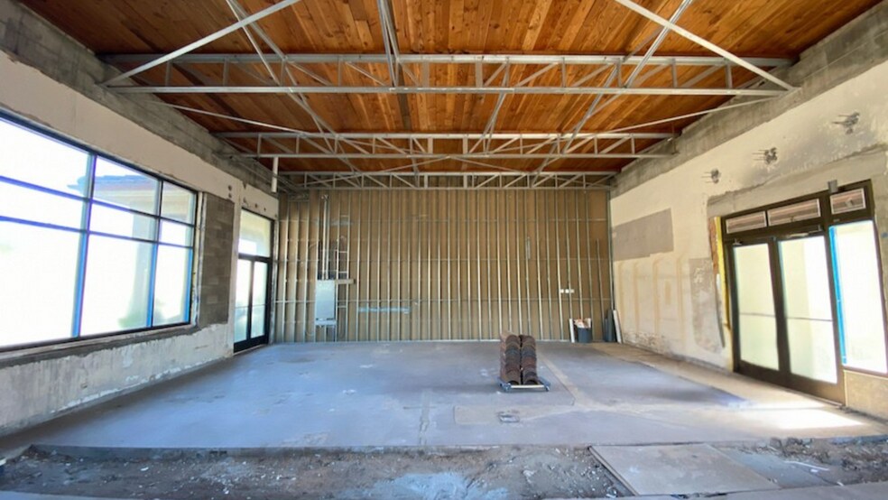 More Photos Of 27 S Puunene Ave, Kahului Bank For Lease