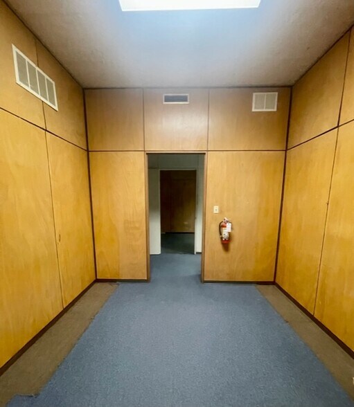 More Photos Of 1445 Montana Ave, Jacksonville Flex For Lease