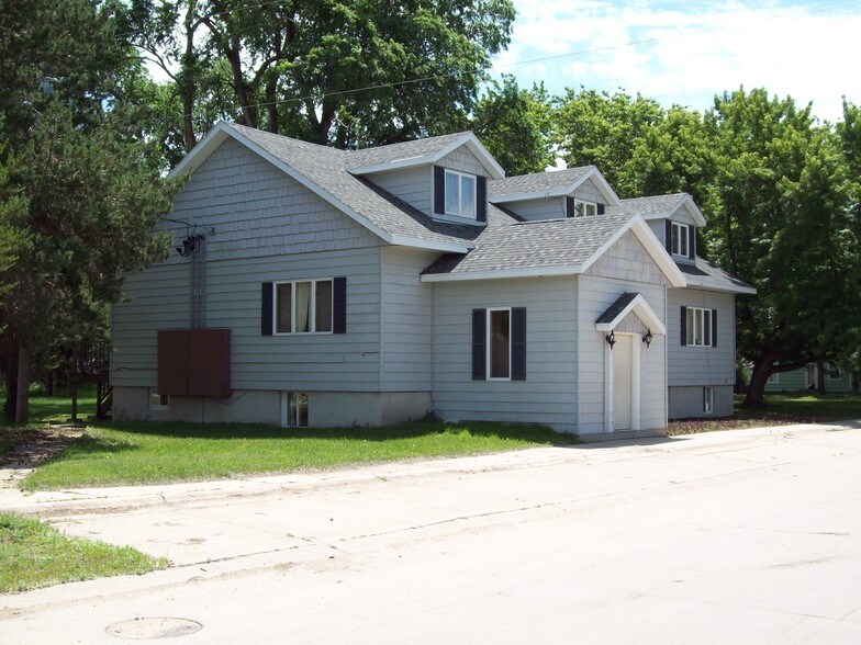 Primary Photo Of 103 S Madison St, Atkinson Apartments For Sale
