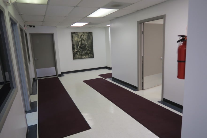 More Photos Of 5829 Beverly Hill St, Houston Warehouse For Lease