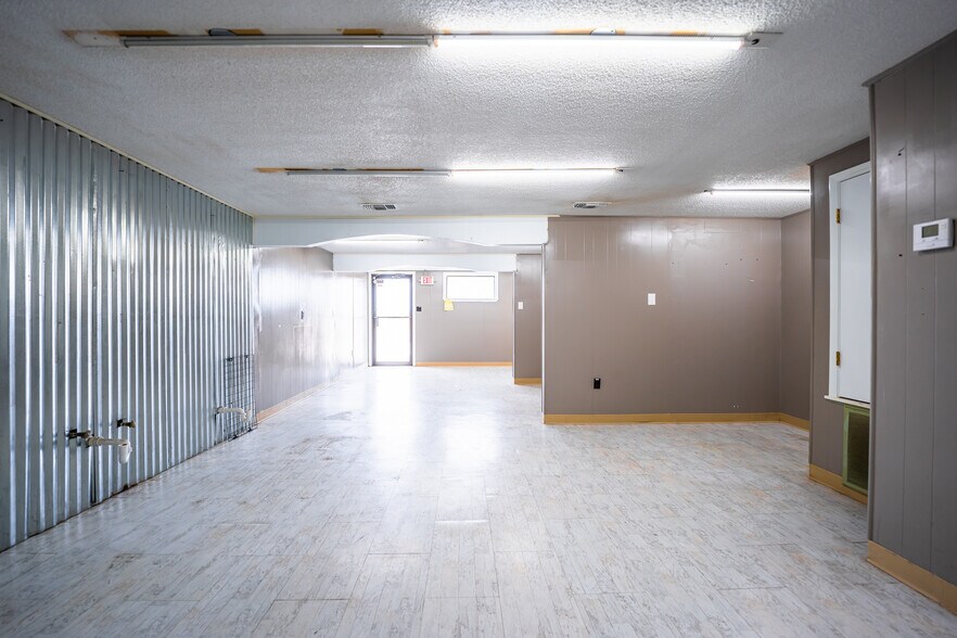 More Photos Of 7050 US Highway 87, San Antonio General Retail For Sale