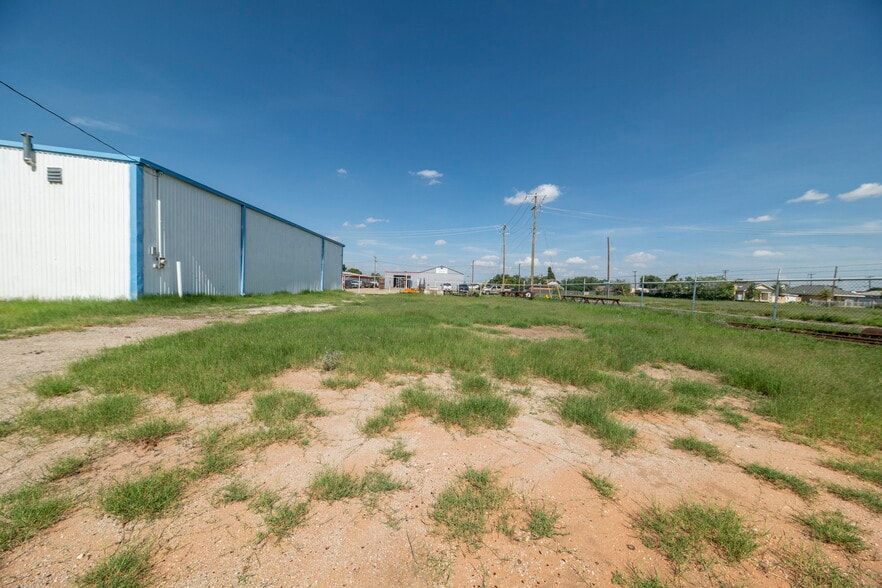 More Photos Of 708 S Colorado St, Midland Industrial For Sale