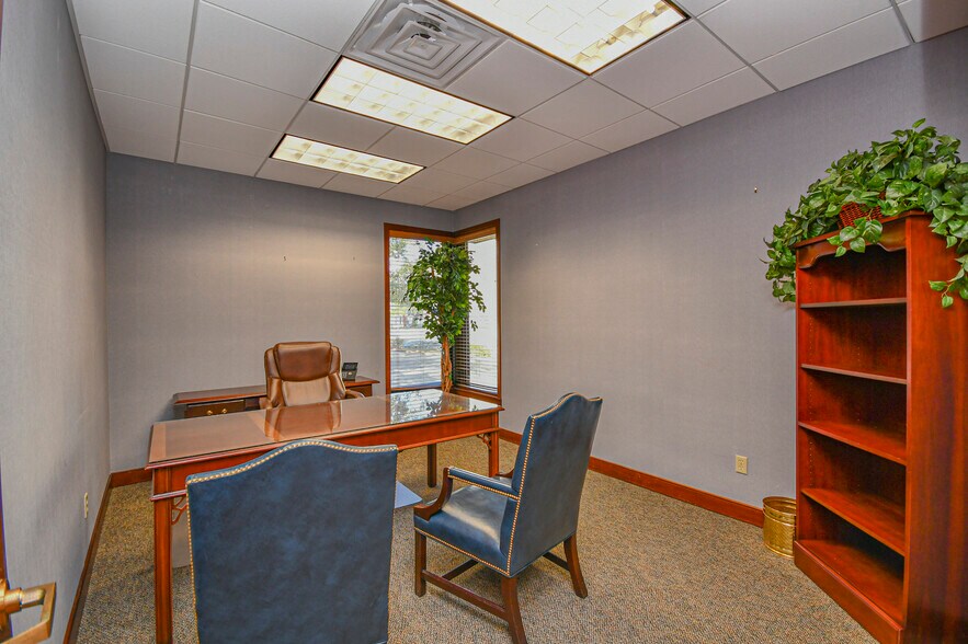 More Photos Of 220 Mckenzie Ave, Panama City Office For Sale