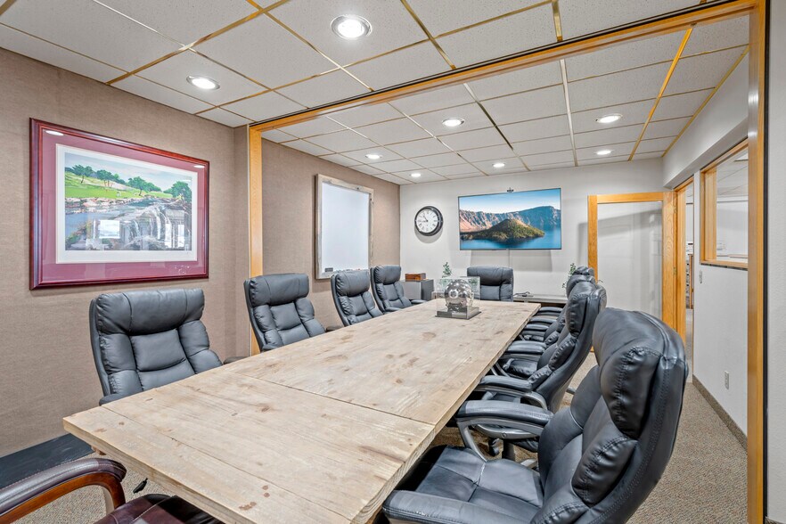 More Photos Of 206 NE 7th St, Grants Pass Office For Sale