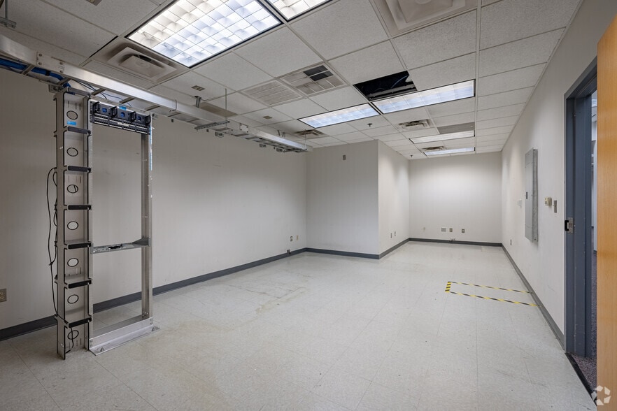 More Photos Of 8530 Corridor Rd, Jessup Unknown For Lease