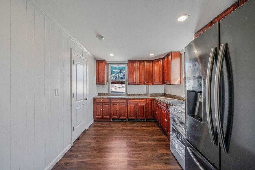 More Photos Of 35 W Main St, Smithtown Storefront Retail Office For Sale