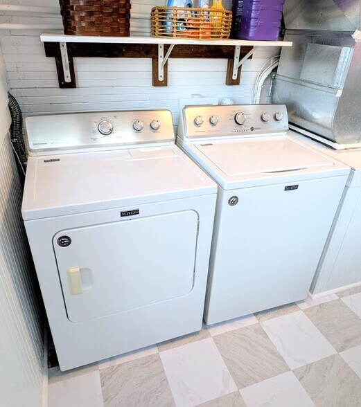 More Photos Of 520 N State St, Hagerman Specialty For Sale
