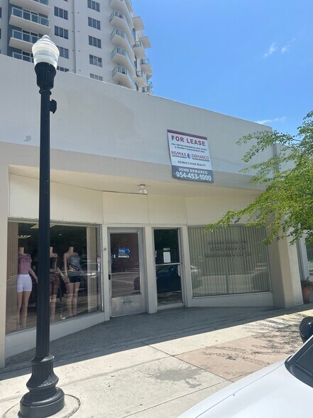 More Photos Of 2126-2130 Hollywood Blvd, Hollywood Storefront Retail Office For Lease