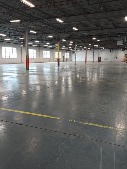 More Photos Of 111 E Broad St, South Whitley Warehouse For Sale