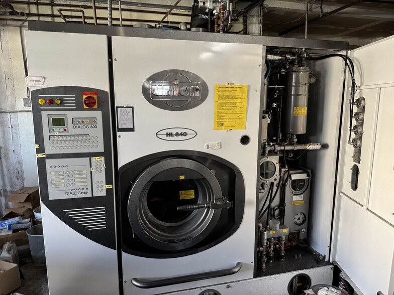 More Photos Of 230 N Main St, Sayville Storefront For Sale