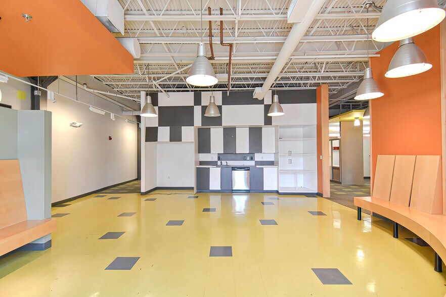 More Photos Of 1 Rounder Way, Burlington Office For Lease