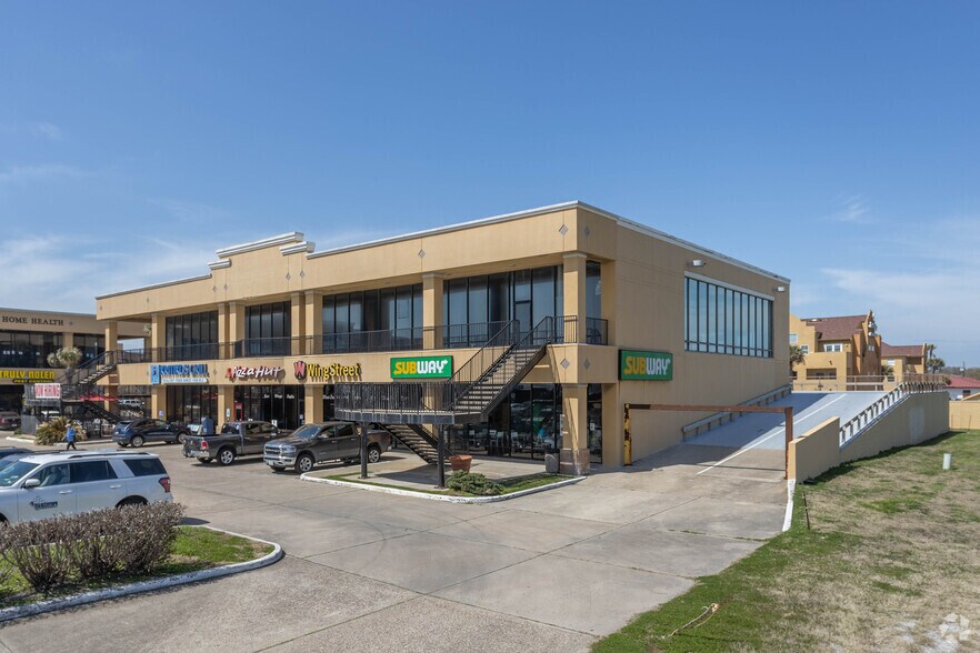 More Photos Of 4908-4920 Seawall Blvd, Galveston Restaurant For Lease