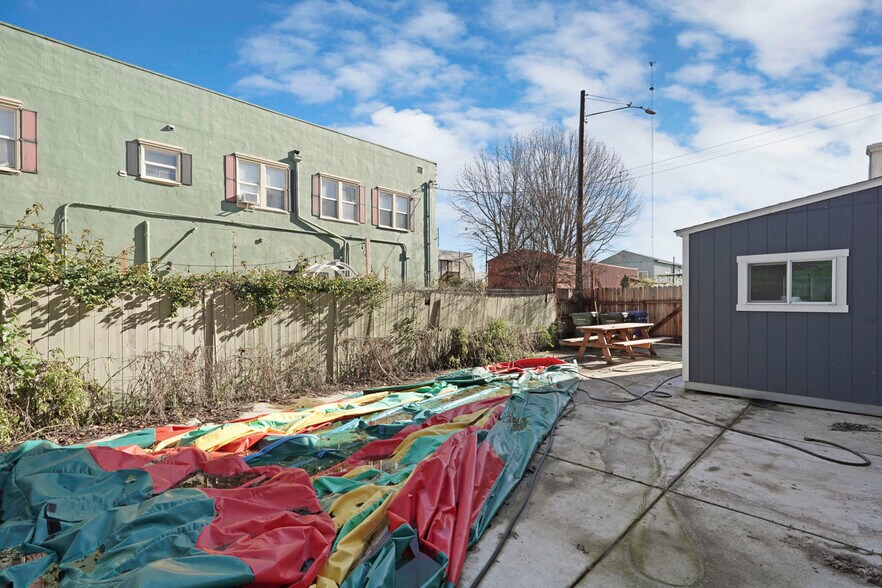 More Photos Of 14144 Market St, Walnut Grove Storefront For Sale