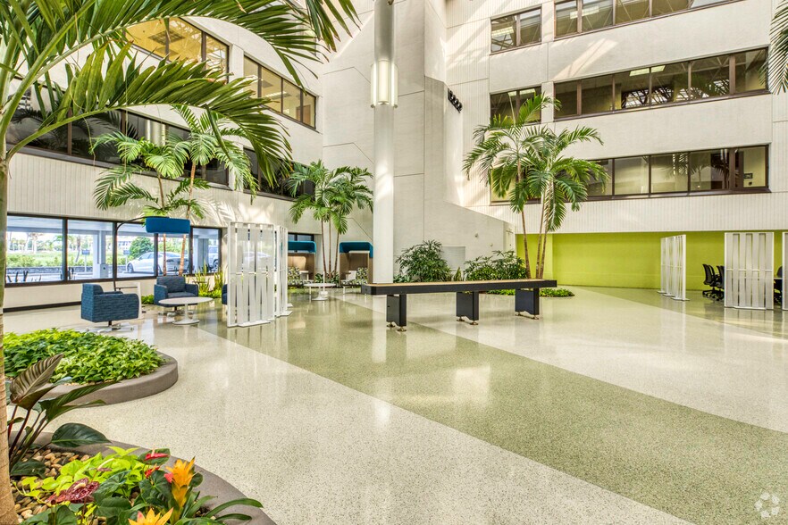 More Photos Of 405 N Reo St, Tampa Office For Lease